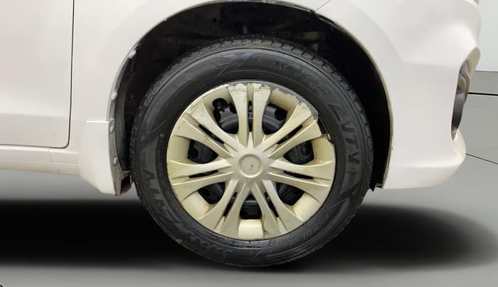 2016 Maruti Ertiga VXI, Petrol, Manual, 45,134 km, Right Front Wheel