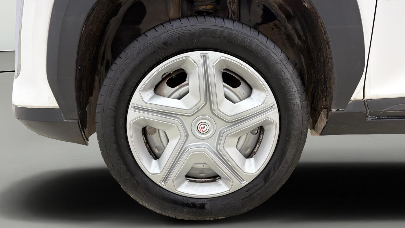 2022 Nissan MAGNITE XE, Petrol, Manual, 73,576 km, Left Front Wheel