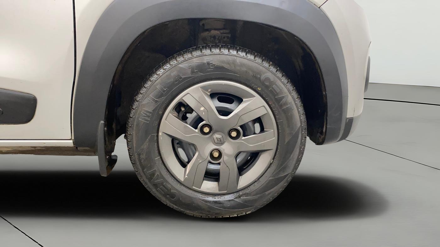2018 Renault Kwid RXT 1.0 AMT (O), CNG, Automatic, 62,800 km, Right Front Wheel