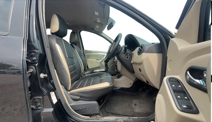 2015 Nissan Terrano XL D PLUS, Diesel, Manual, 1,07,493 km, Right Side Front Door Cabin