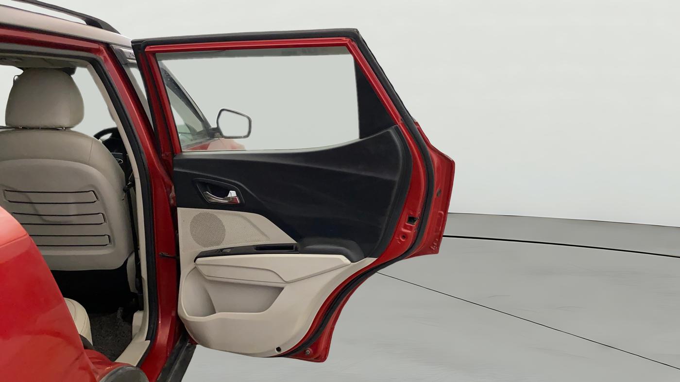2020 Mahindra XUV300 W8 1.5 DIESEL AMT, Diesel, Automatic, 91,617 km, RHS Rear Door