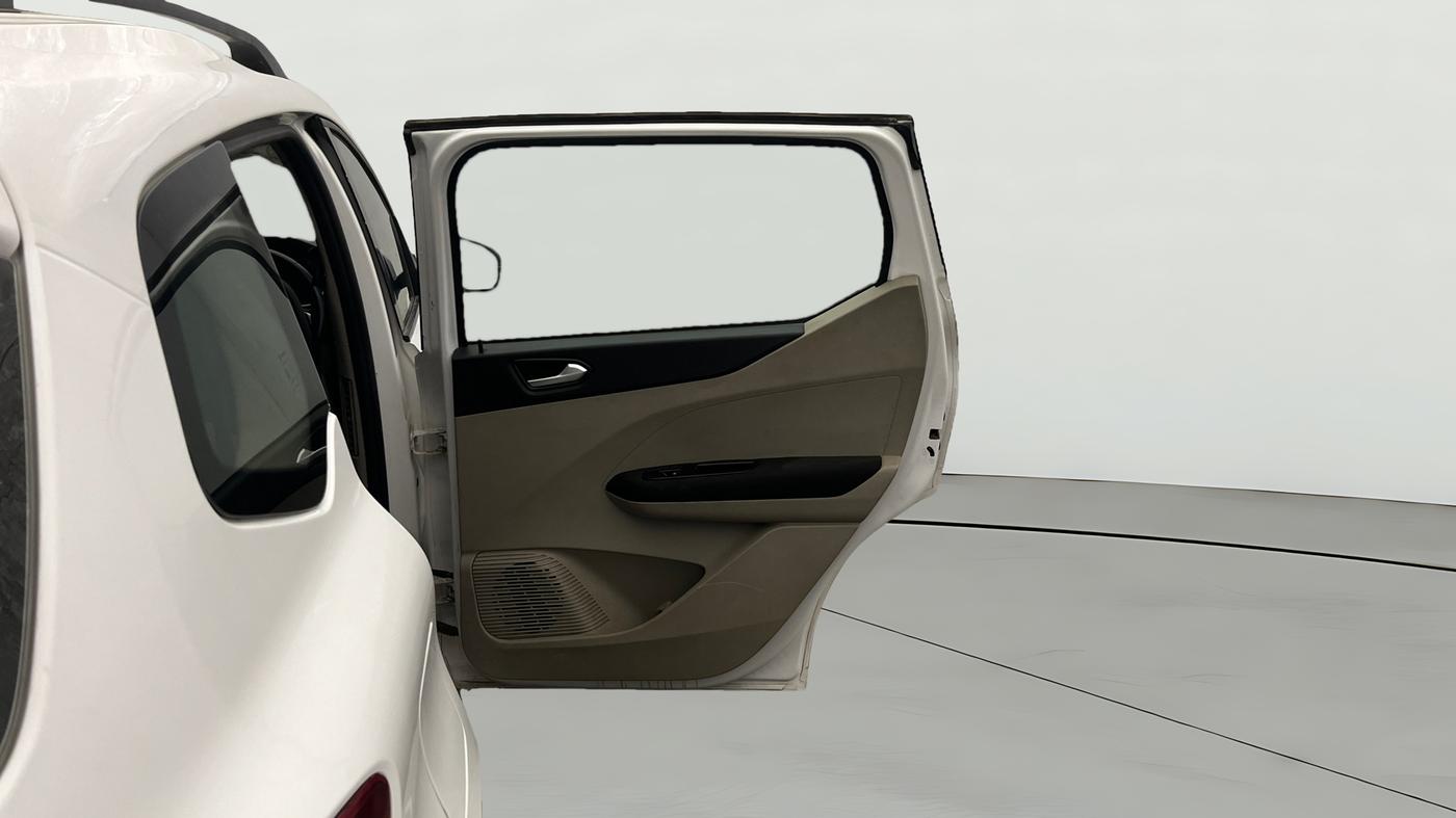 2019 Renault TRIBER RXZ, CNG, Manual, 31,175 km, RHS Rear Door