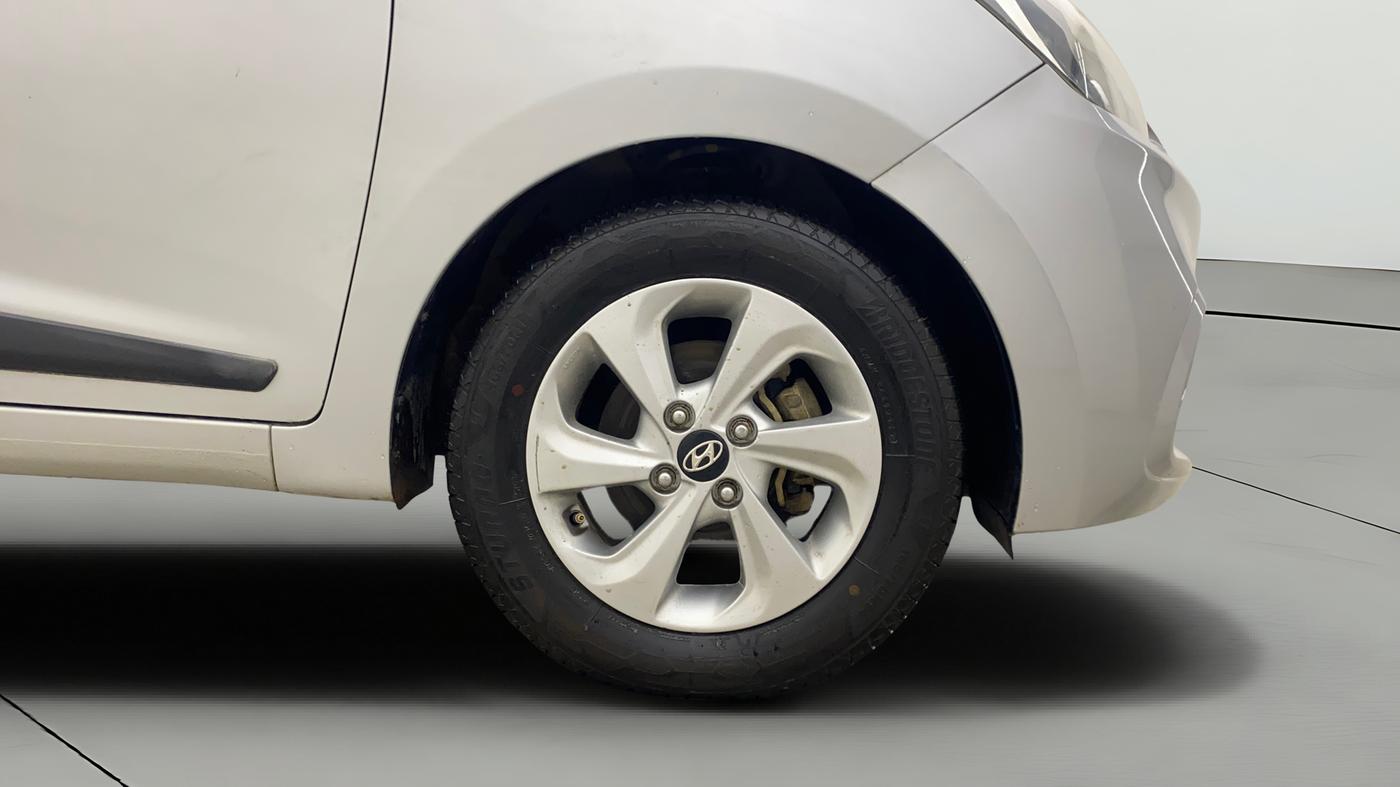 2017 Hyundai Xcent SX 1.2, Petrol, Manual, 79,971 km, Right Front Wheel