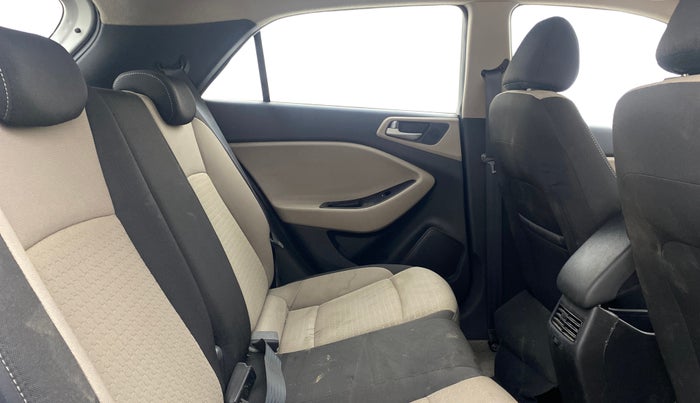 2015 Hyundai Elite i20 ASTA 1.2 (O), Petrol, Manual, 98,299 km, Right Side Rear Door Cabin