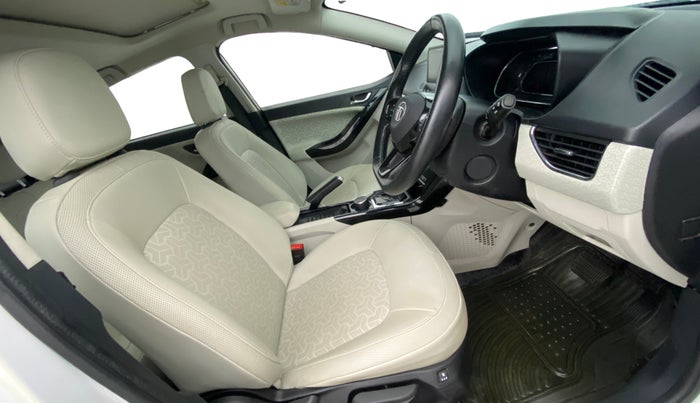 2023 Tata NEXON XZA Plus LUXS Diesel Jet, Diesel, Automatic, 32,219 km, Right Side Front Door Cabin