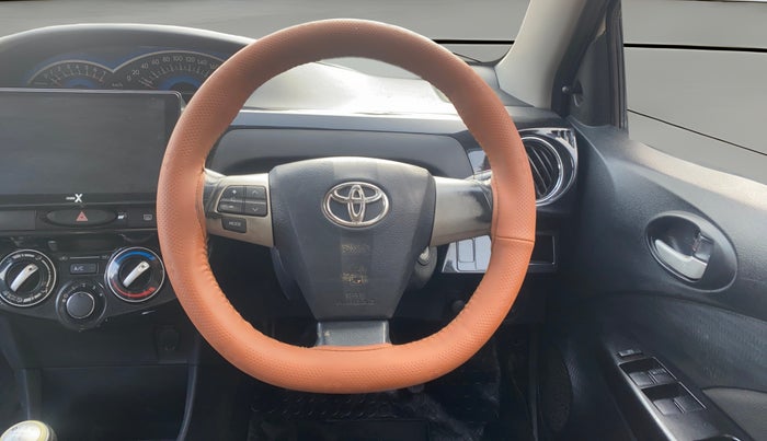 2014 Toyota Etios CROSS 1.4 VD, Diesel, Manual, 73,527 km, Steering Wheel Close Up