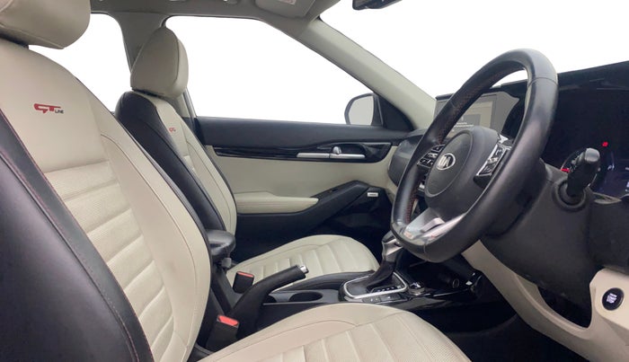 2020 KIA SELTOS GTX PLUS AT 1.5 DIESEL, Diesel, Automatic, 76,180 km, Right Side Front Door Cabin