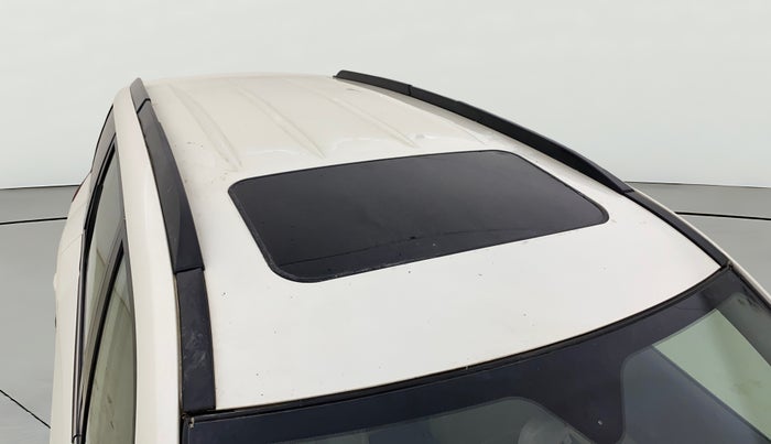 2016 Mahindra XUV500 W10 AT, Diesel, Automatic, 1,22,657 km, Roof