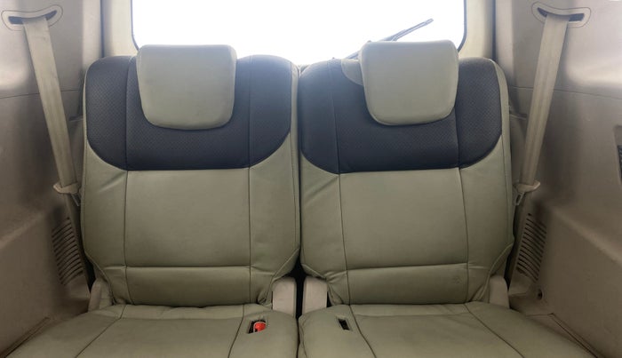 2017 Mahindra XUV500 W6 1.99, Diesel, Manual, 63,827 km, Third Seat Row ( optional )