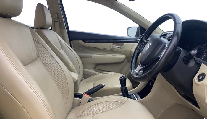 2015 Maruti Ciaz ZXI+, Petrol, Manual, 58,073 km, Right Side Front Door Cabin