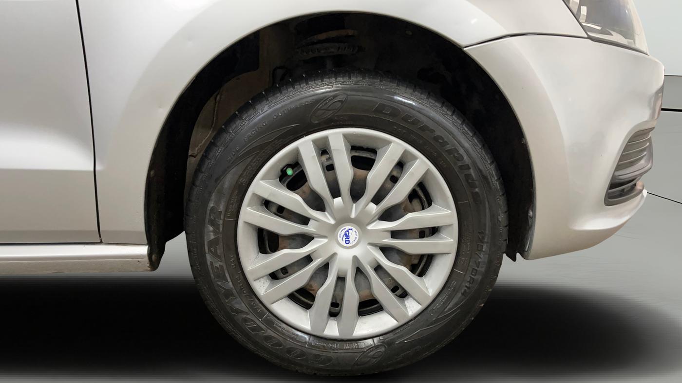 2019 Volkswagen Polo TRENDLINE 1.0L, Petrol, Manual, 22,766 km, Right Front Wheel