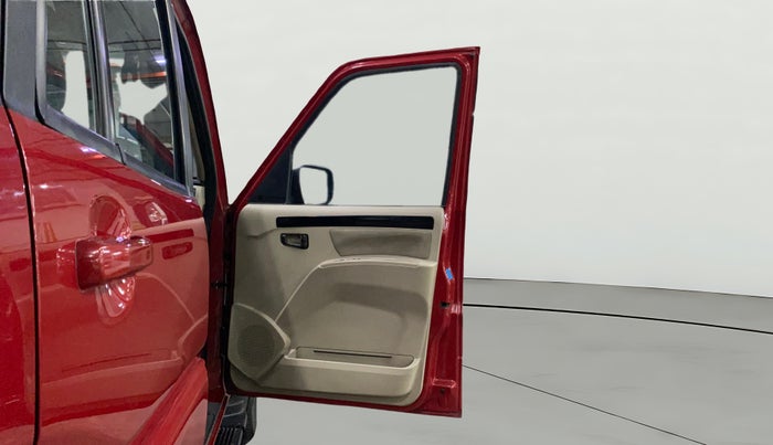 2024 Mahindra SCORPIO CLASSIC S11 MT 7S CC, Diesel, Manual, 25,948 km, RHS Front Door