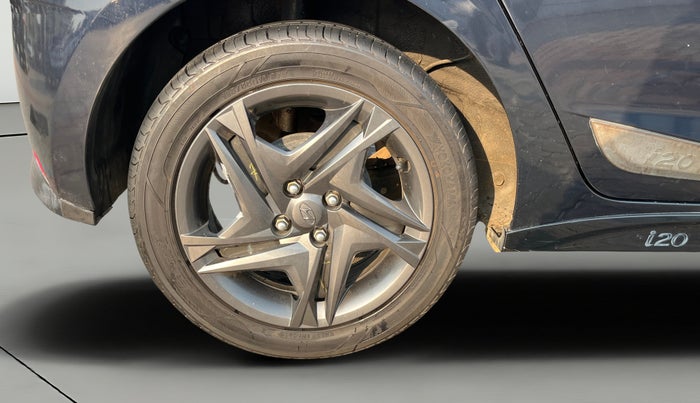 2021 Hyundai NEW I20 SPORTZ 1.2 MT, Petrol, Manual, 52,911 km, Right Rear Wheel