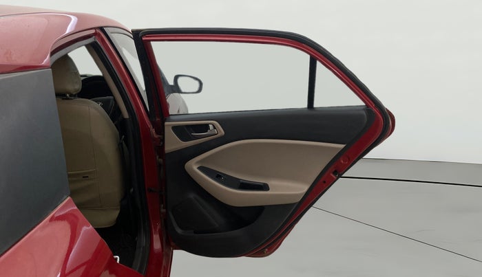 2015 Hyundai Elite i20 ASTA 1.2, CNG, Manual, 1,04,472 km, RHS Rear Door