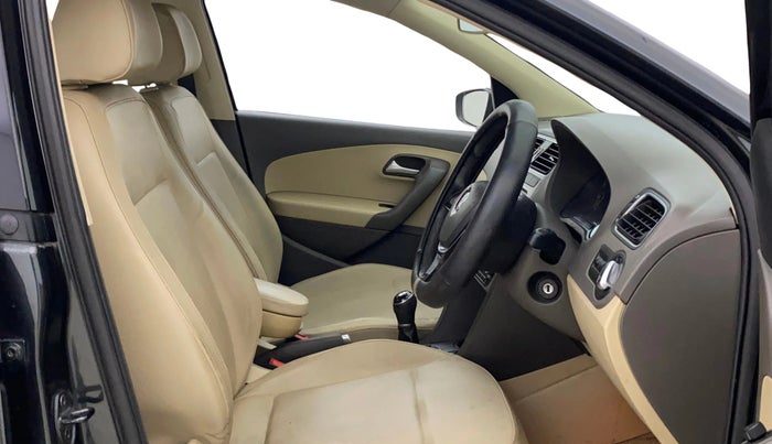 2016 Volkswagen Vento HIGHLINE 1.6 MPI, Petrol, Manual, 1,13,438 km, Right Side Front Door Cabin