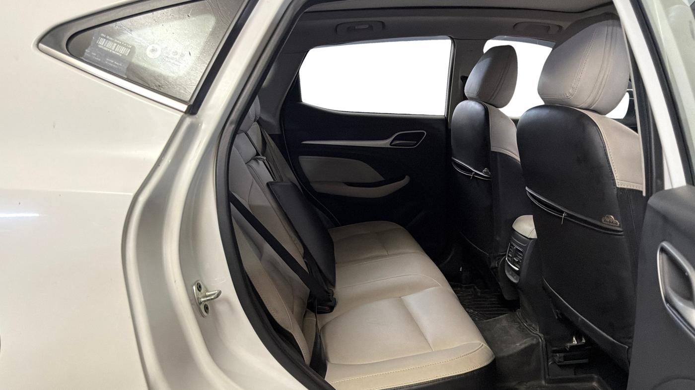 2024 MG ASTOR Select 1.5 CVT (Ivory), Petrol, Automatic, 24,466 km, Right Side Rear Door Cabin