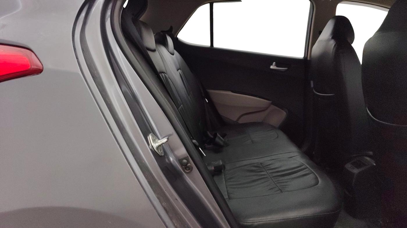 2018 Hyundai Grand i10 SPORTZ AT 1.2 KAPPA VTVT, Petrol, Automatic, 18,286 km, Right Side Rear Door Cabin