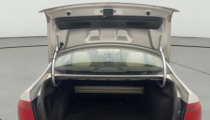 2013 Volkswagen Vento HIGHLINE PETROL AT, Petrol, Automatic, 94,141 km, Boot Door Open