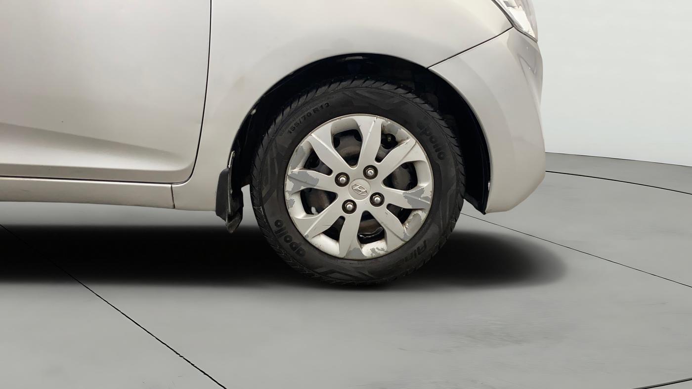 2018 Hyundai Eon MAGNA +, Petrol, Manual, 30,714 km, Right Front Wheel