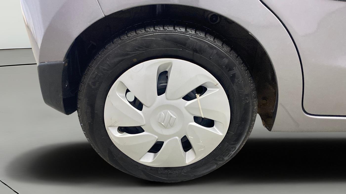 2015 Maruti Celerio ZXI, CNG, Manual, 43,476 km, Right Rear Wheel