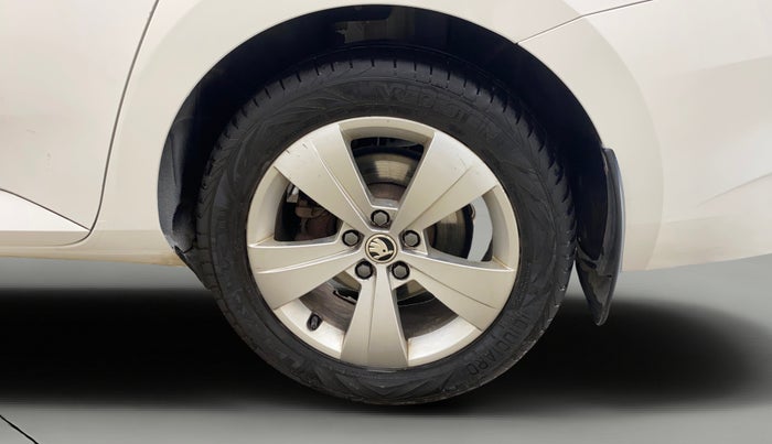 2018 Skoda Superb STYLE 1.8 TSI AT, Petrol, Automatic, 65,647 km, Left Rear Wheel