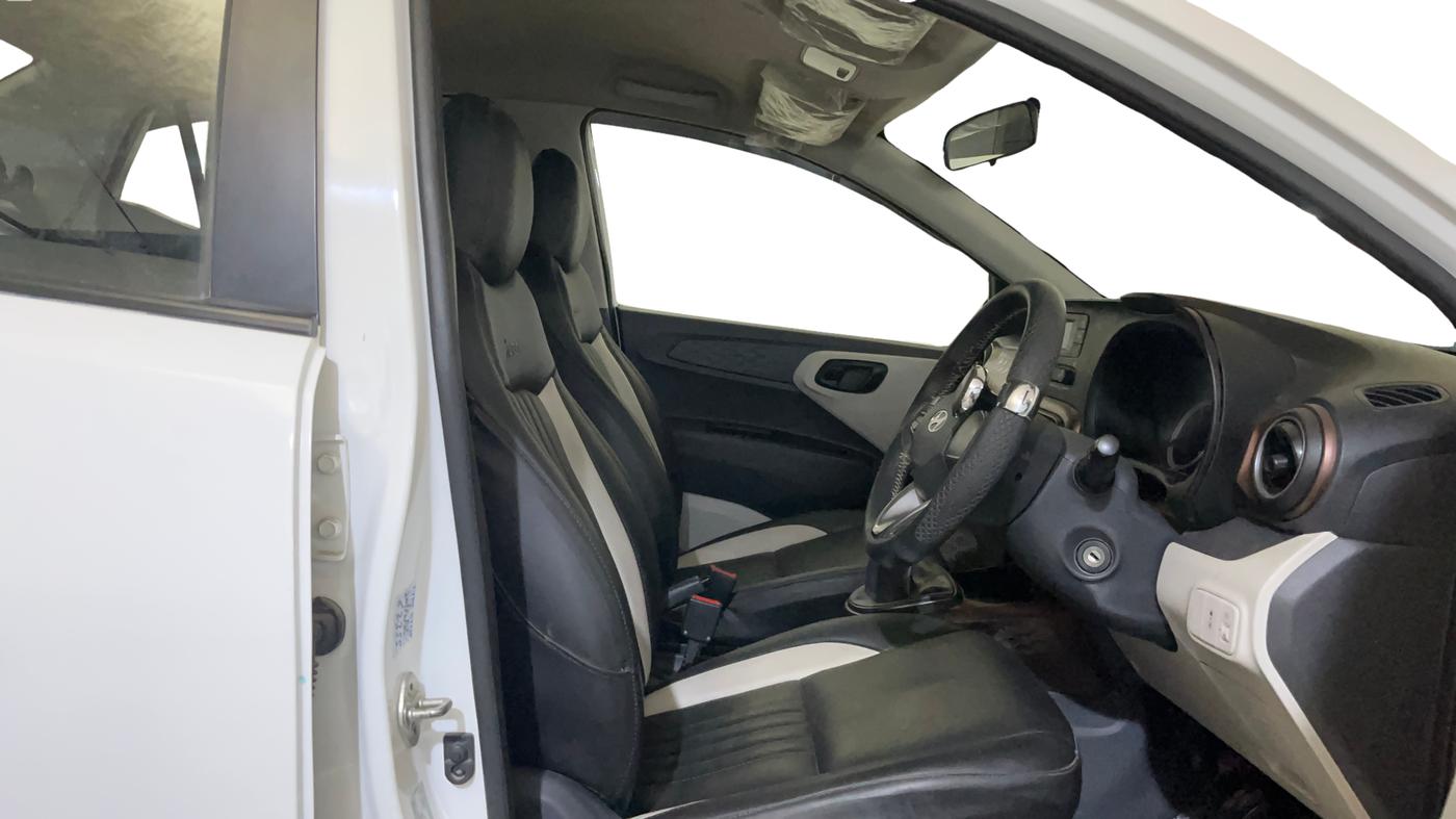 2021 Hyundai AURA S 1.2 CNG, CNG, Manual, 63,211 km, Right Side Front Door Cabin