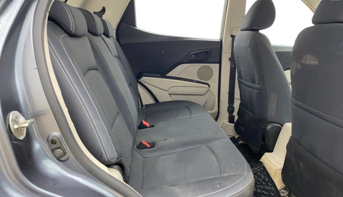 2021 Mahindra XUV300 W6 1.5 Diesel, Diesel, Manual, 62,329 km, Right Side Rear Door Cabin