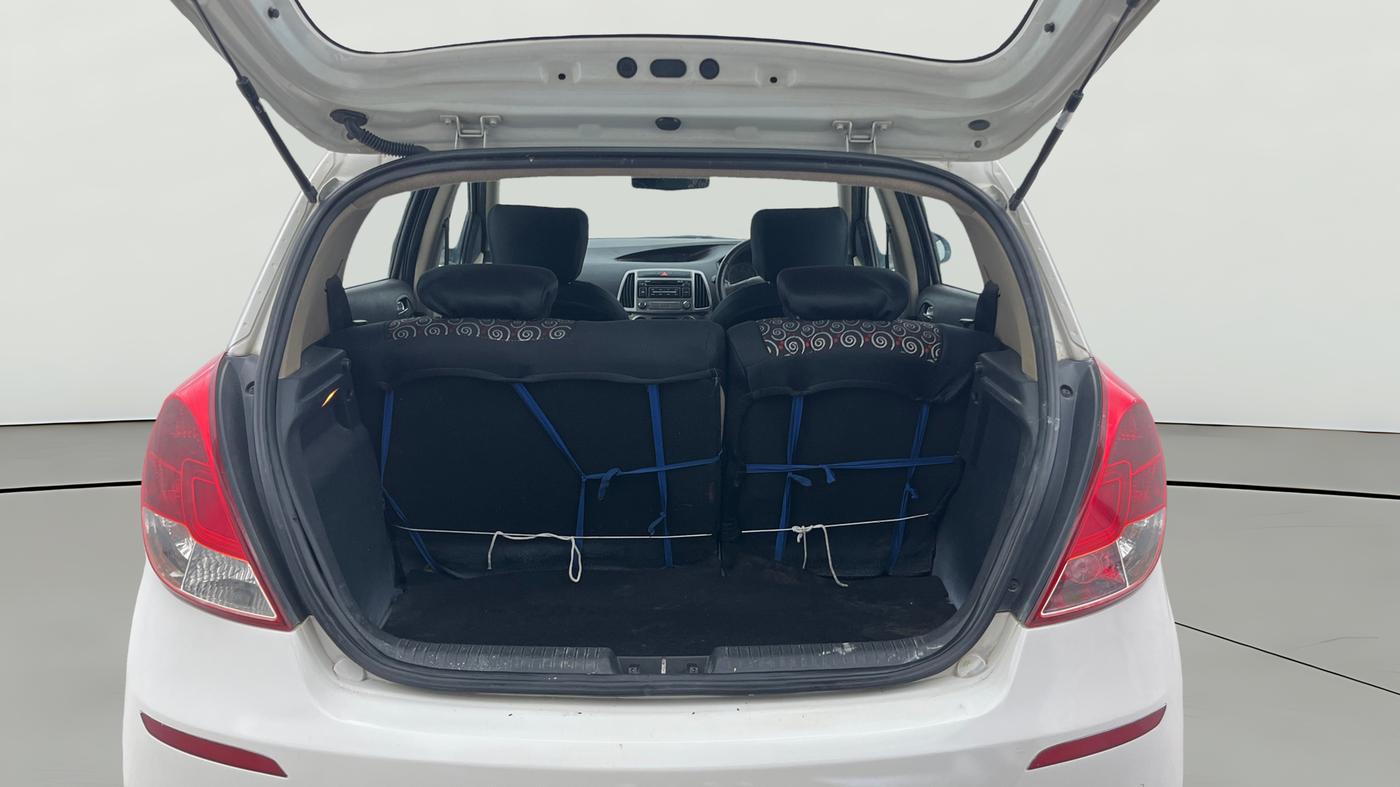 2013 Hyundai i20 SPORTZ 1.4 CRDI, Diesel, Manual, 1,30,474 km, Boot Open Zoomed View