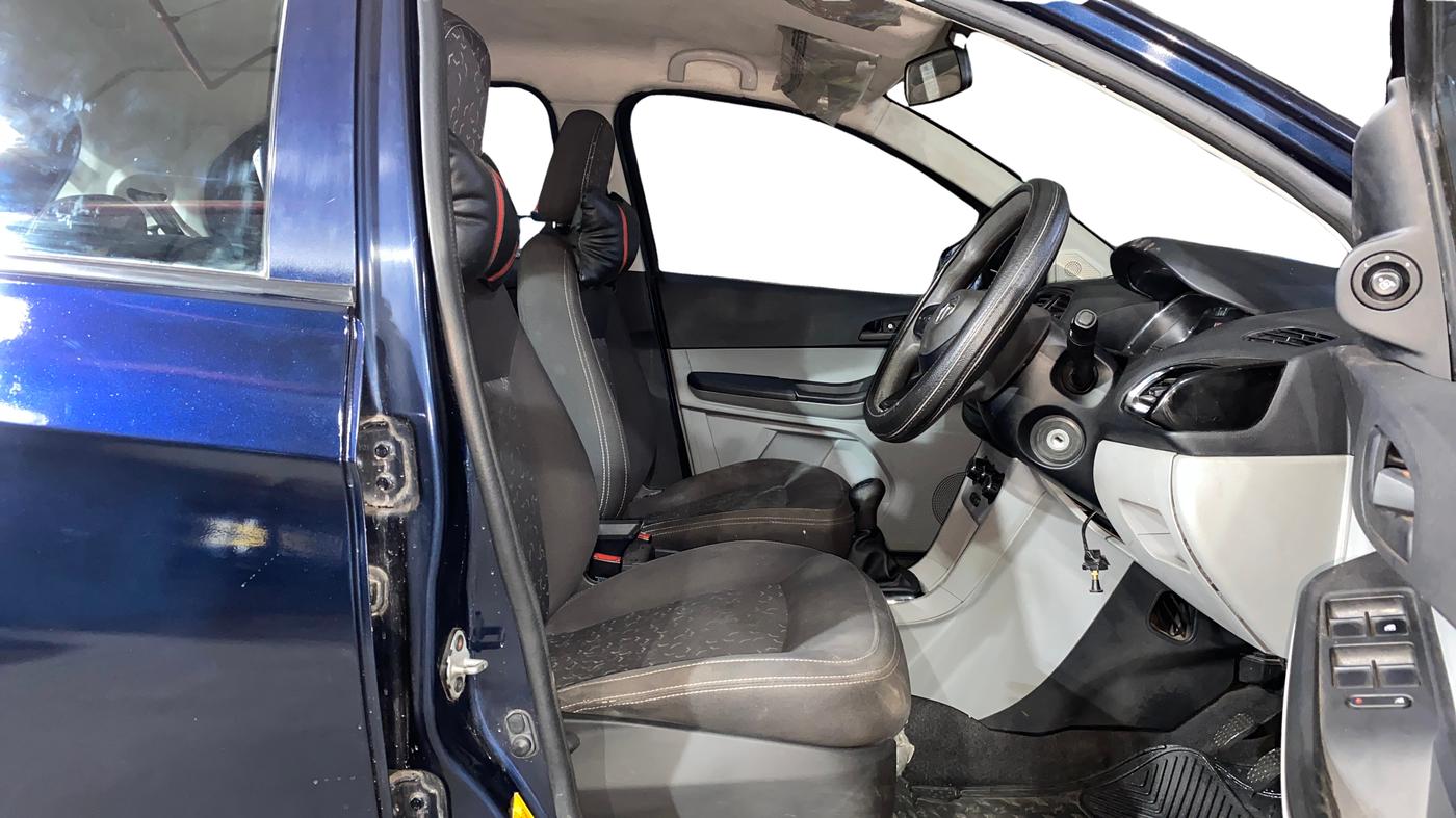 2021 Tata Tiago XT (O) PETROL, Petrol, Manual, 44,599 km, Right Side Front Door Cabin