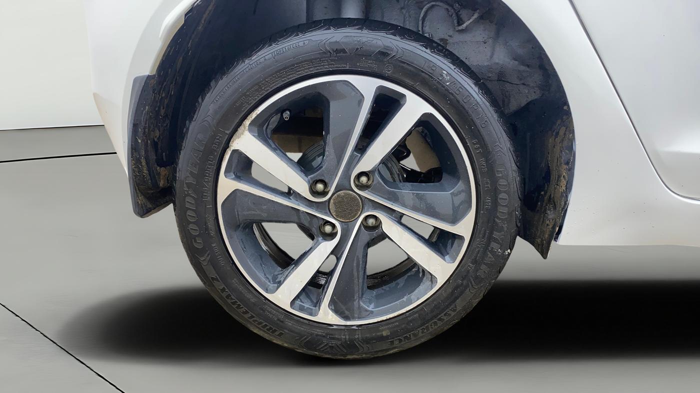 2020 Tata ALTROZ XZ DIESEL, Diesel, Manual, 41,908 km, Right Rear Wheel
