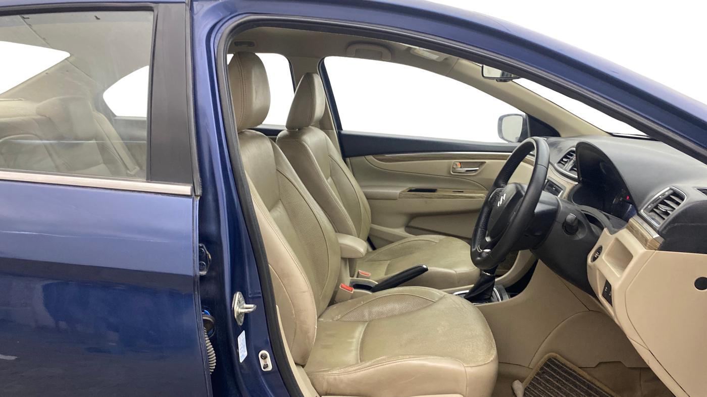 2018 Maruti Ciaz ALPHA  AT 1.5 SHVS PETROL, Petrol, Automatic, 81,561 km, Right Side Front Door Cabin