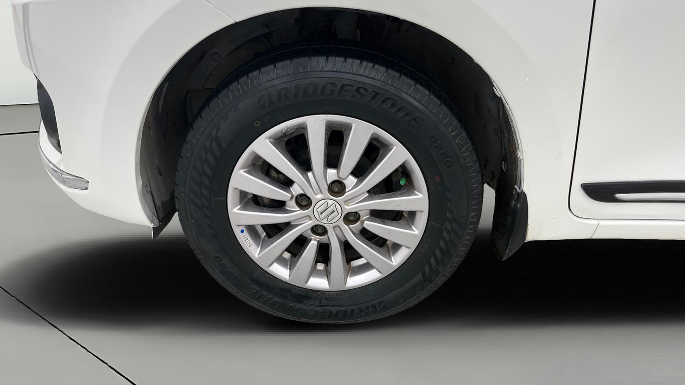 2018 Maruti Dzire VXI AMT, Petrol, Automatic, 1,04,449 km, Left Front Wheel