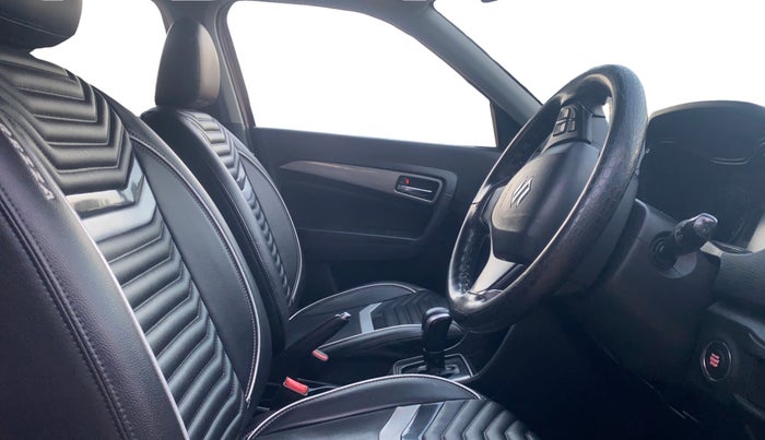 2019 Maruti Vitara Brezza ZDI PLUS AT DUAL TONE, Diesel, Automatic, 49,158 km, Right Side Front Door Cabin