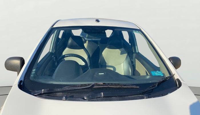 2017 Hyundai Eon ERA +, CNG, Manual, 1,10,540 km, Front Windshield