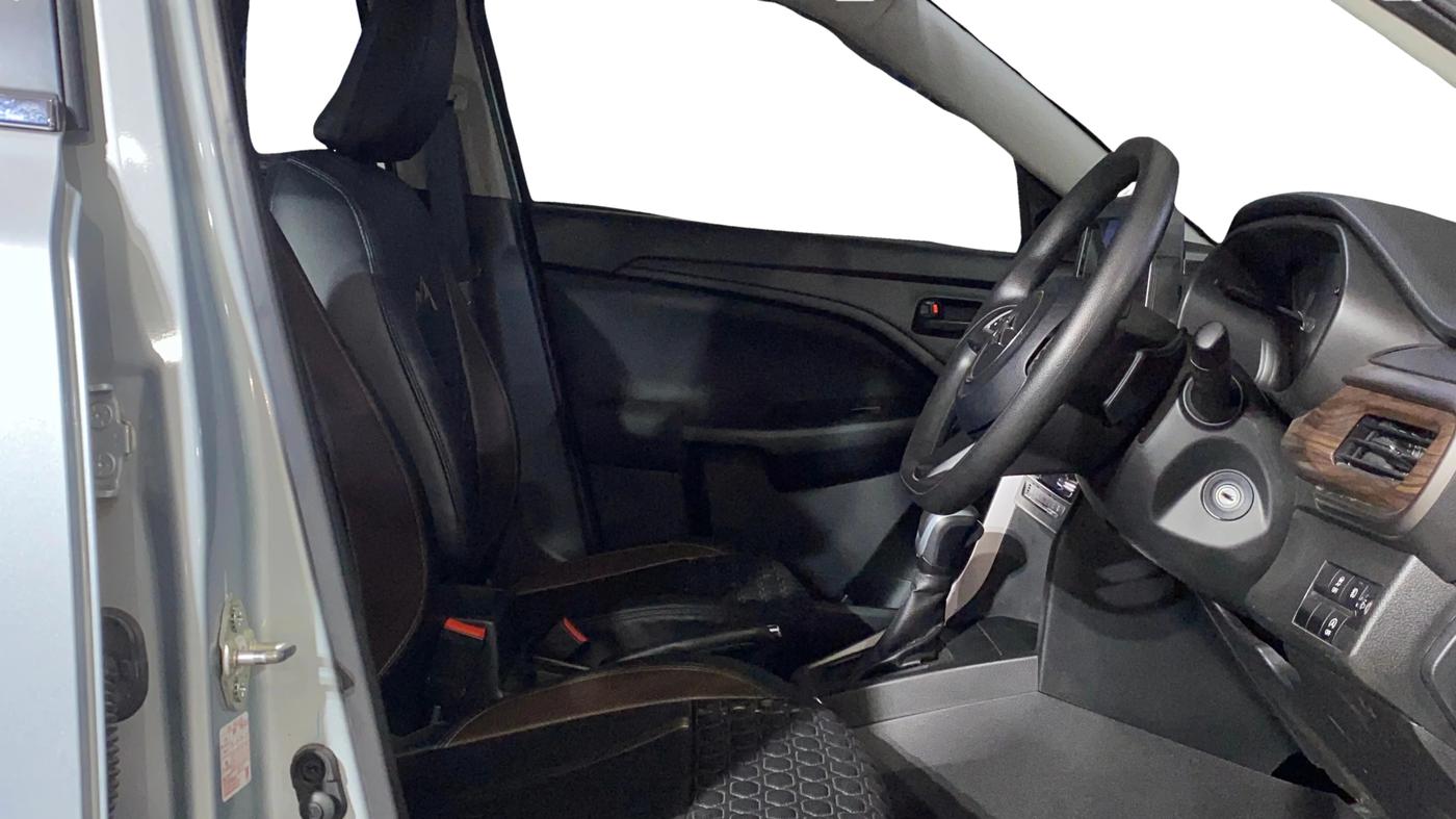 2024 Maruti BREZZA VXI AT SMART HYBRID, Petrol, Automatic, 5,003 km, Right Side Front Door Cabin