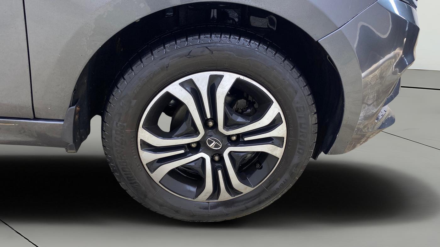 2022 Tata Tiago XT CNG, CNG, Manual, 86,963 km, Right Front Wheel