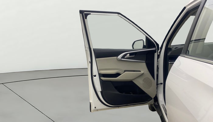 2022 KIA CARENS PRESTIGE PLUS 1.5 DIESEL 7 STR, Diesel, Manual, 35,085 km, LHS Front Door