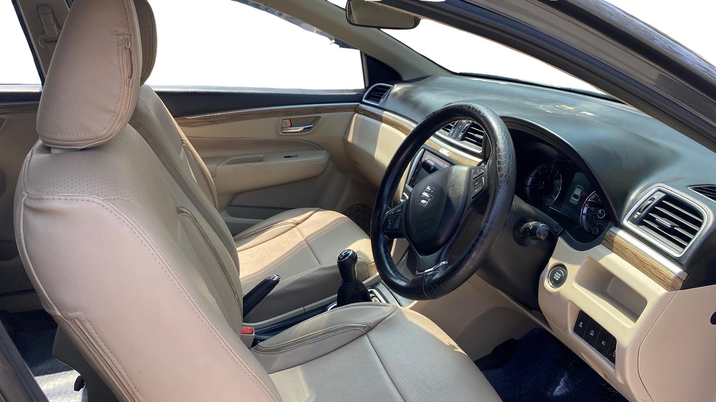 2023 Maruti Ciaz ZETA 1.5 SHVS MT PETROL, Petrol, Manual, 39,157 km, Right Side Front Door Cabin