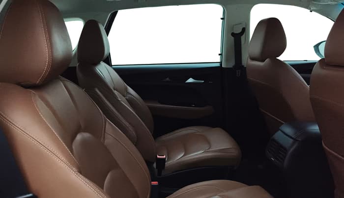 2022 MG HECTOR PLUS SHARP 2.0 DIESEL TURBO MT 6-STR, Diesel, Manual, 72,032 km, Right Side Rear Door Cabin