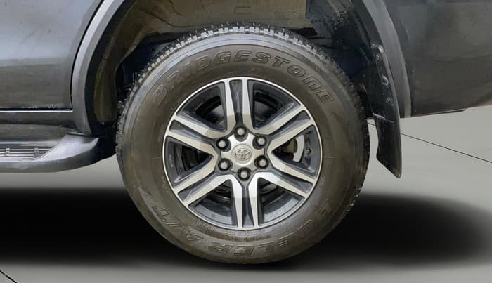 2021 Toyota Fortuner 2.8 4X2 MT, Diesel, Manual, 79,874 km, Left Rear Wheel