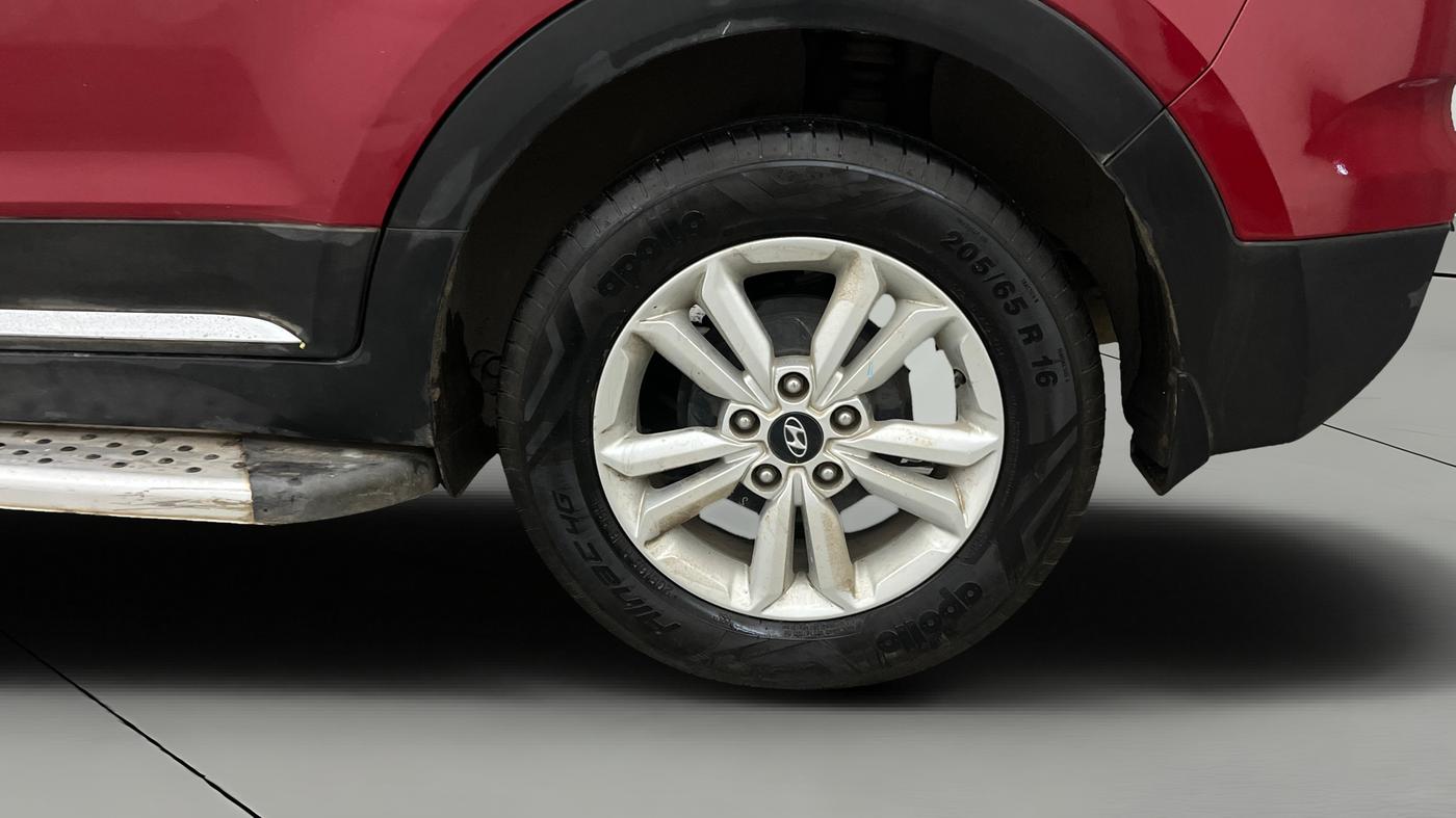2016 Hyundai Creta SX PLUS 1.6 PETROL, Petrol, Manual, 1,40,317 km, Left Rear Wheel