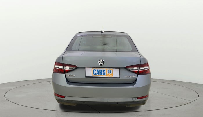 2016 Skoda Superb L&K 1.8 TSI AT, Petrol, Automatic, 52,309 km, Back/Rear