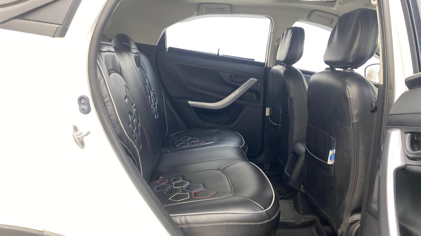 2023 Tata NEXON XM SUNROOF PETROL, Petrol, Manual, 37,031 km, Right Side Rear Door Cabin