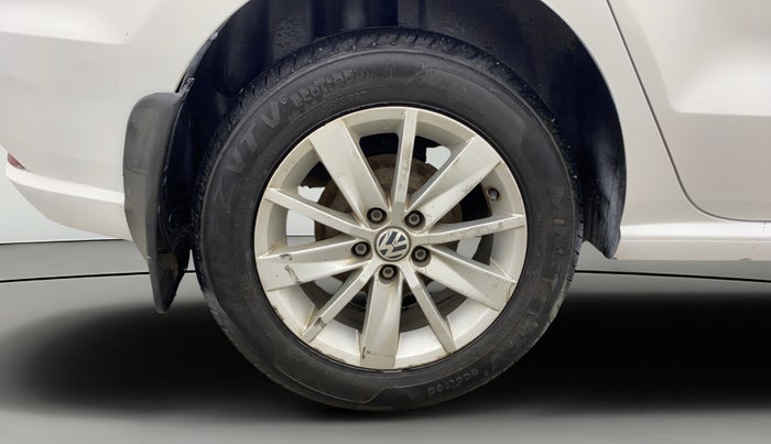 2016 Volkswagen Ameo HIGHLINE1.5L, Diesel, Manual, 1,12,892 km, Right Rear Wheel
