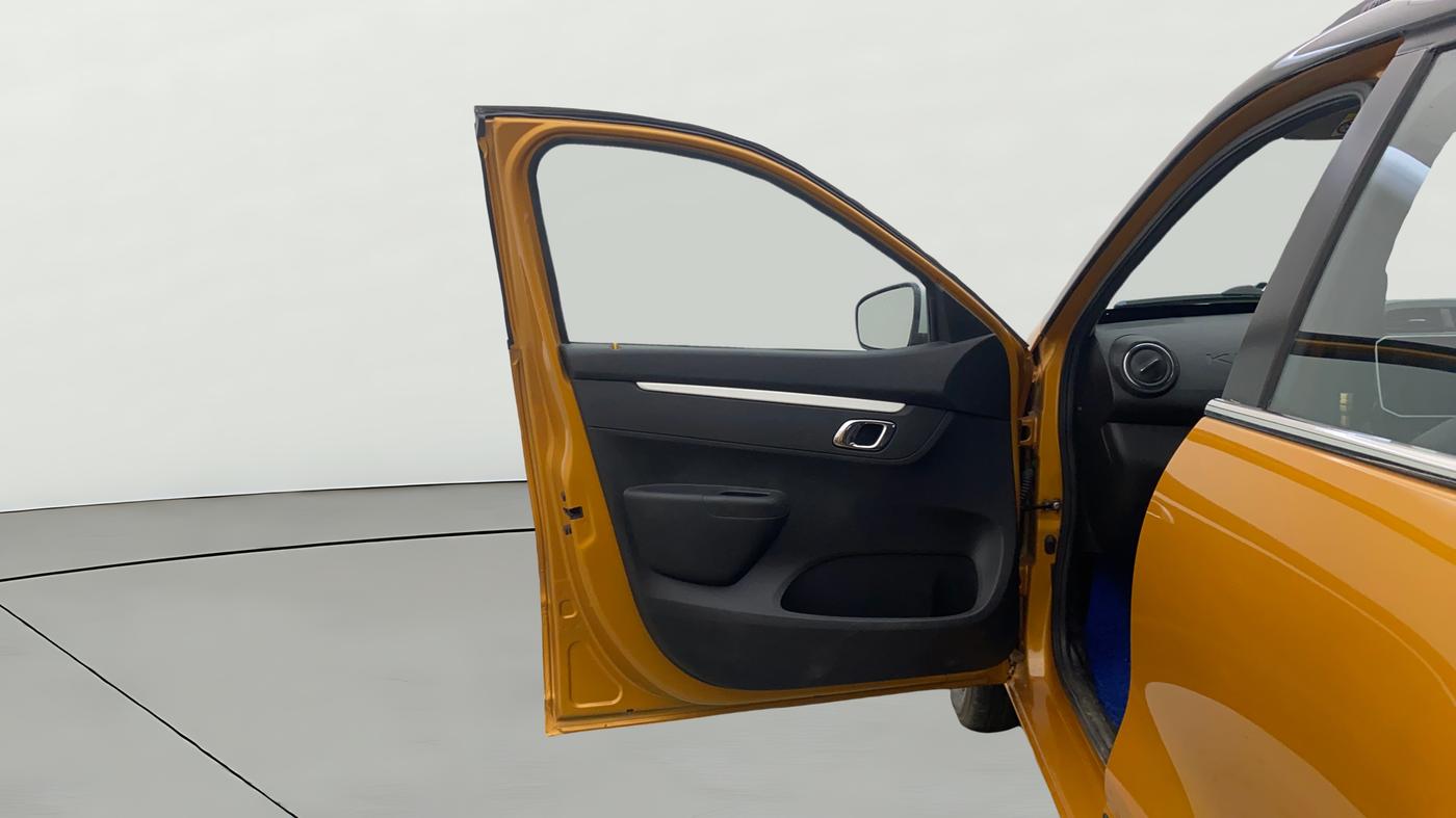 2023 Renault Kwid CLIMBER MT 1.0, CNG, Manual, 18,362 km, LHS Front Door