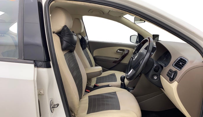 2014 Skoda Rapid AMBITION 1.6 MPI MT PLUS, Petrol, Manual, 45,837 km, Right Side Front Door Cabin