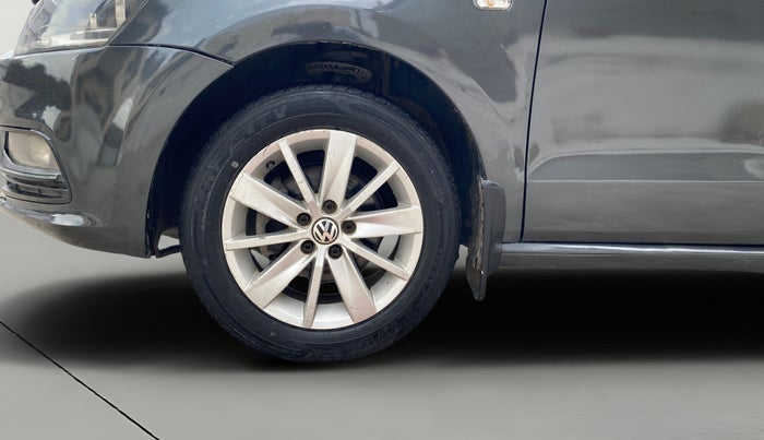 2015 Volkswagen Polo HIGHLINE1.2L, Petrol, Manual, 76,881 km, Left Front Wheel