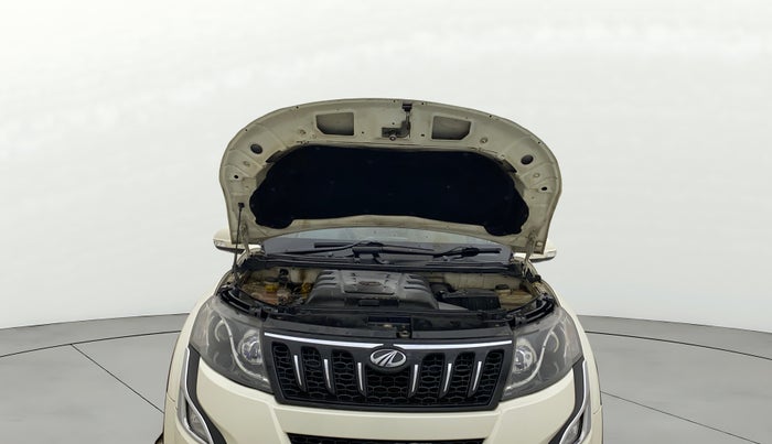 2017 Mahindra XUV500 W6, Diesel, Manual, 99,388 km, Open Bonet