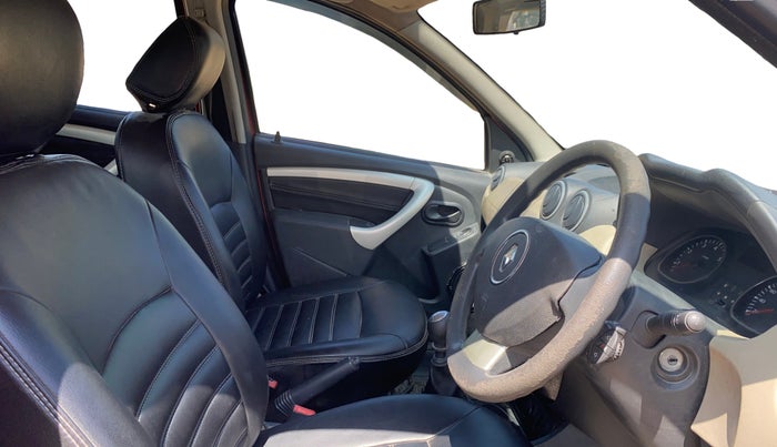 2014 Renault Duster 110 PS RXL ADVENTURE, Diesel, Manual, 1,09,872 km, Right Side Front Door Cabin