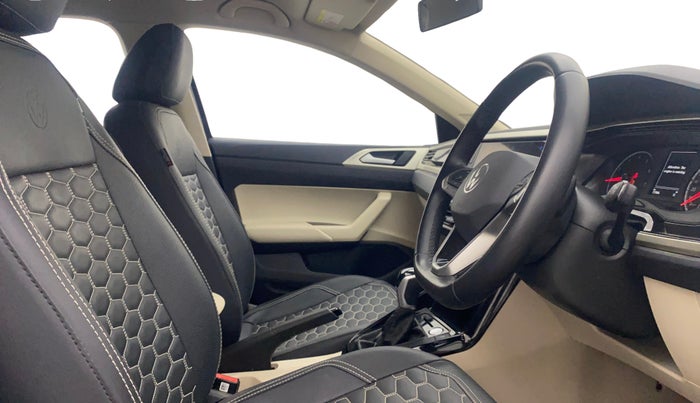 2024 Volkswagen VIRTUS HIGHLINE TSI 1.0 AT, Petrol, Automatic, 15,985 km, Right Side Front Door Cabin